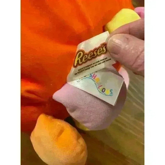 Reese's Jeanne the Octopus 12" Scented Squishmallow - Picture 5 of 5